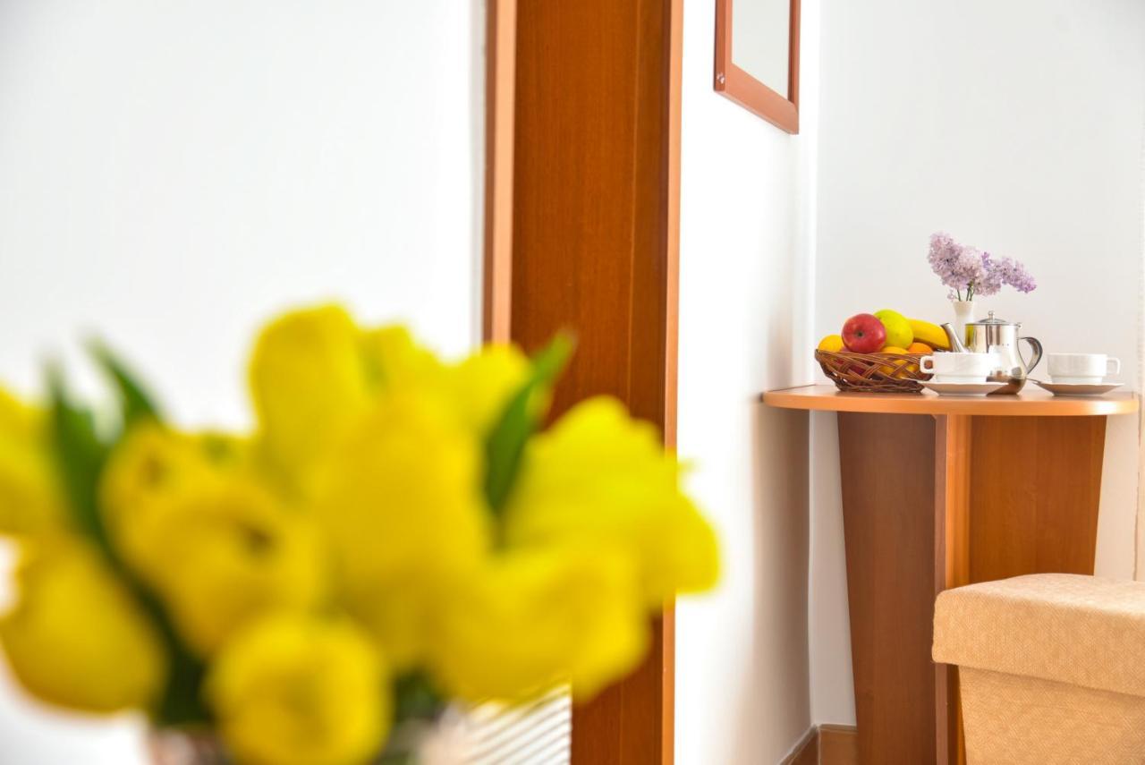 Apartments & Rooms Nikolic 부드바 외부 사진