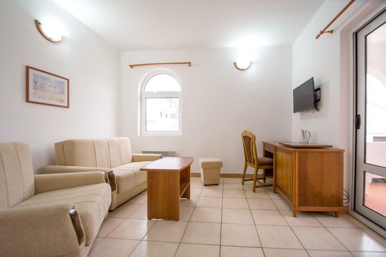 Apartments & Rooms Nikolic 부드바 외부 사진