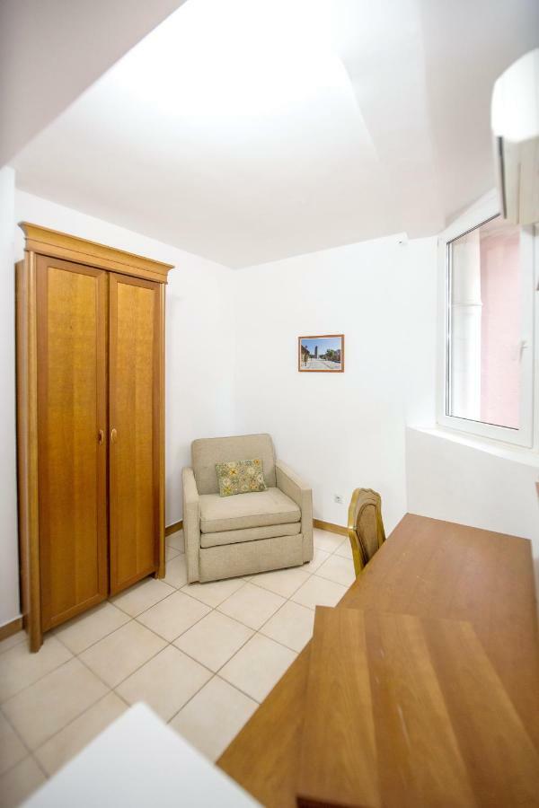 Apartments & Rooms Nikolic 부드바 외부 사진
