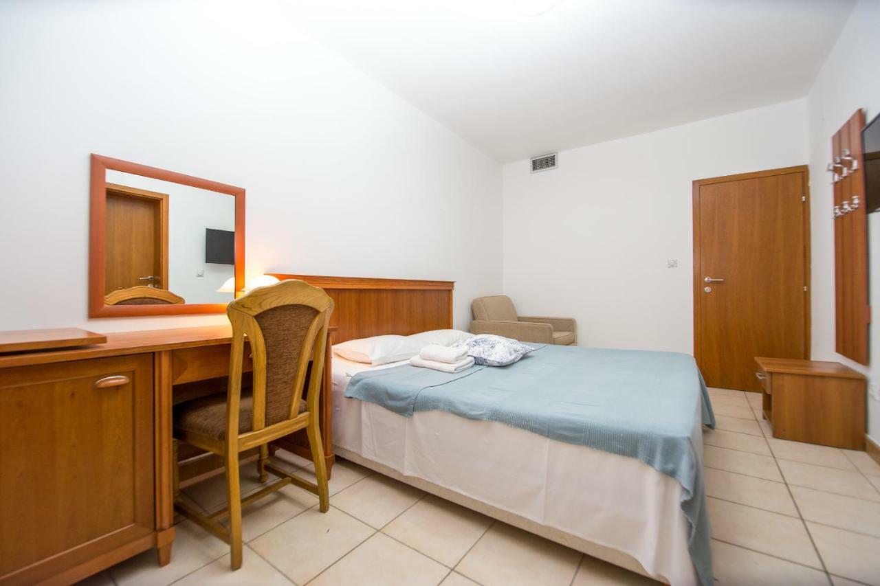 Apartments & Rooms Nikolic 부드바 외부 사진